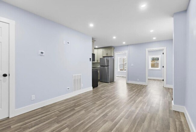 Building Photo - 392 Palisade Ave