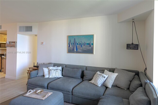 Building Photo - 10275 Collins Ave