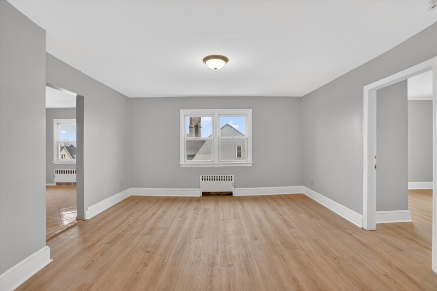 Living Area - 4 Amackassin Ter