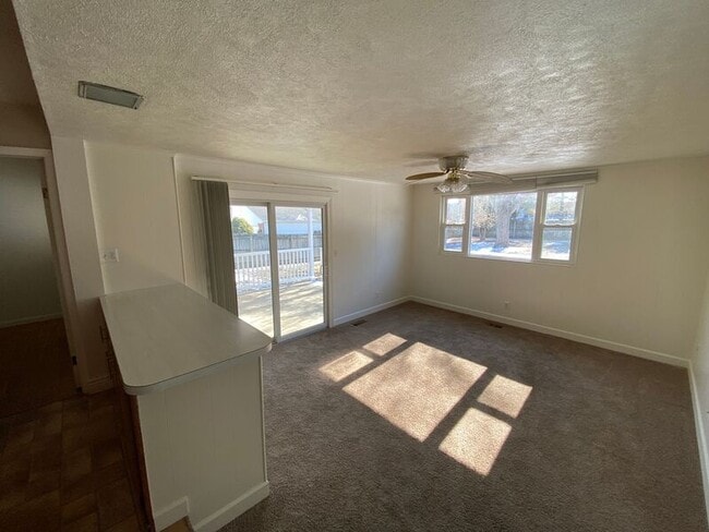 Building Photo - 2902 Armen Ave