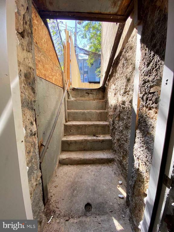 Building Photo - 3015 Rayner Ave