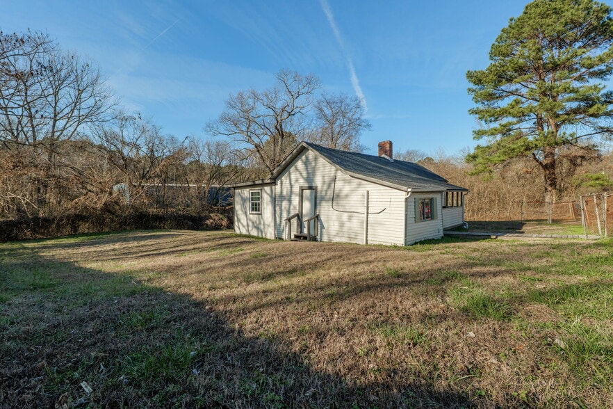 Building Photo - 320 Old Pne Hl Rd