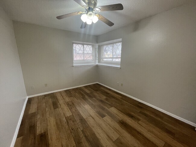 Building Photo - Charming 3-Bed, 1.5-Bath Home in Del City – Spacious Backyard & Garage!