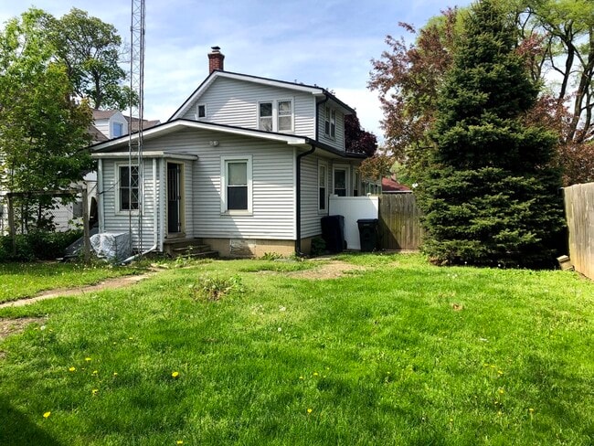 Building Photo - 1201 Brookside Ave
