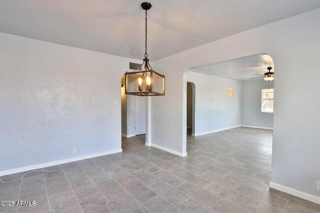 Building Photo - 345 W Windsor Ave