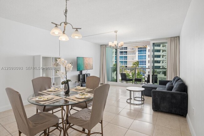 Building Photo - 3505 S Ocean Dr