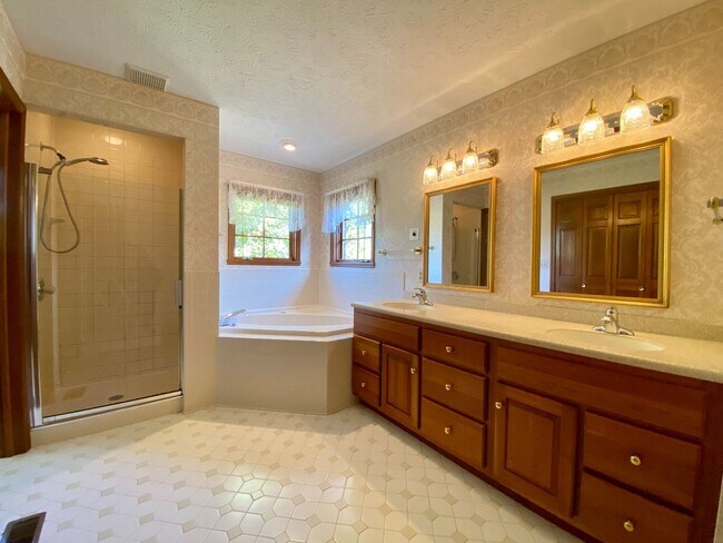 Building Photo - Available April 28th, 2026!