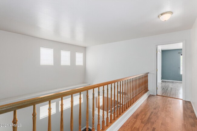 Building Photo - 204 W Mountain Sage Dr