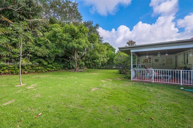 Building Photo - 7548 SW 58th Ave
