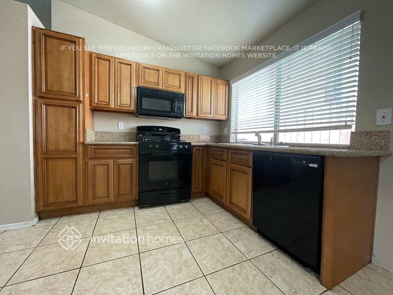 Building Photo - 27376 Rustic Ln