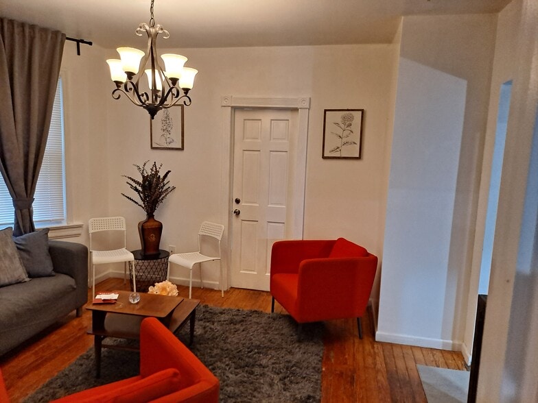 Building Photo - 34 N Terrace Ave