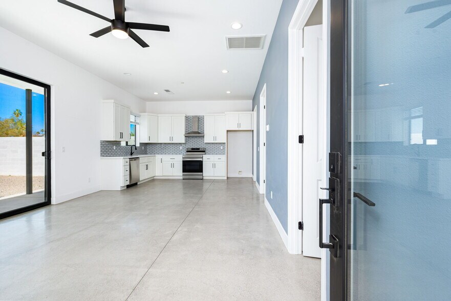 Building Photo - 74360 Goleta Ave