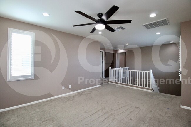 Building Photo - 3080 S Jasmine Dr