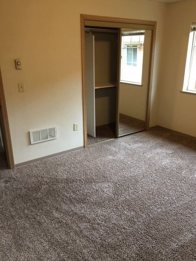 Building Photo - Large Campus area 4 Bed House includes W, S, G, storage unit & much more!