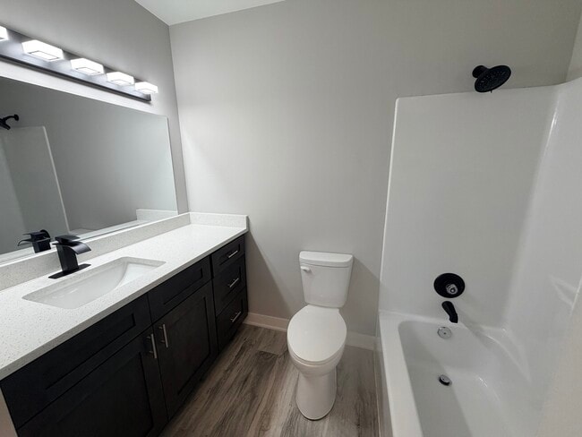 Building Photo - 1460 Stonebridge Cir