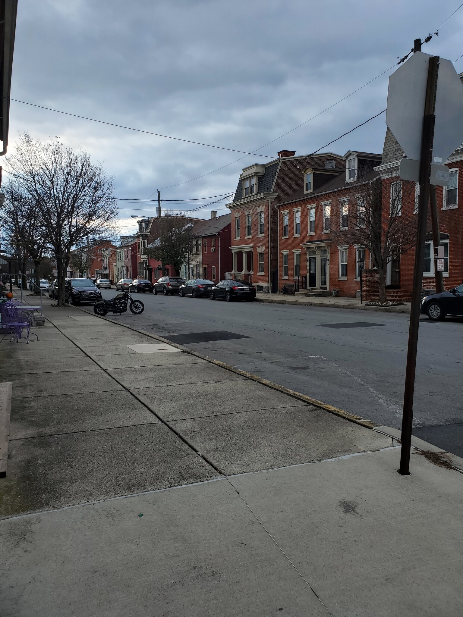 Building Photo - 354 Cherry St