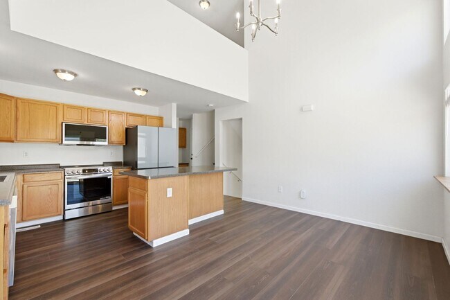 Building Photo - 3-bed + office, 2-bath home, minutes to Denver and close to outdoor recreation areas