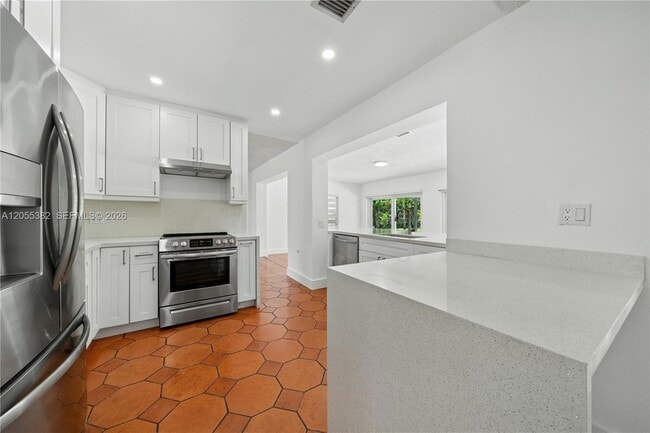 Building Photo - 220 NW 130th Ave