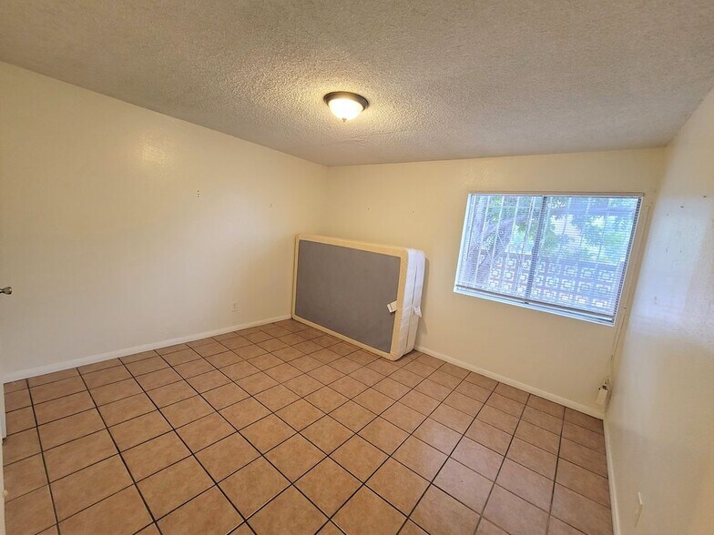 Building Photo - 4758 Imperial Ave