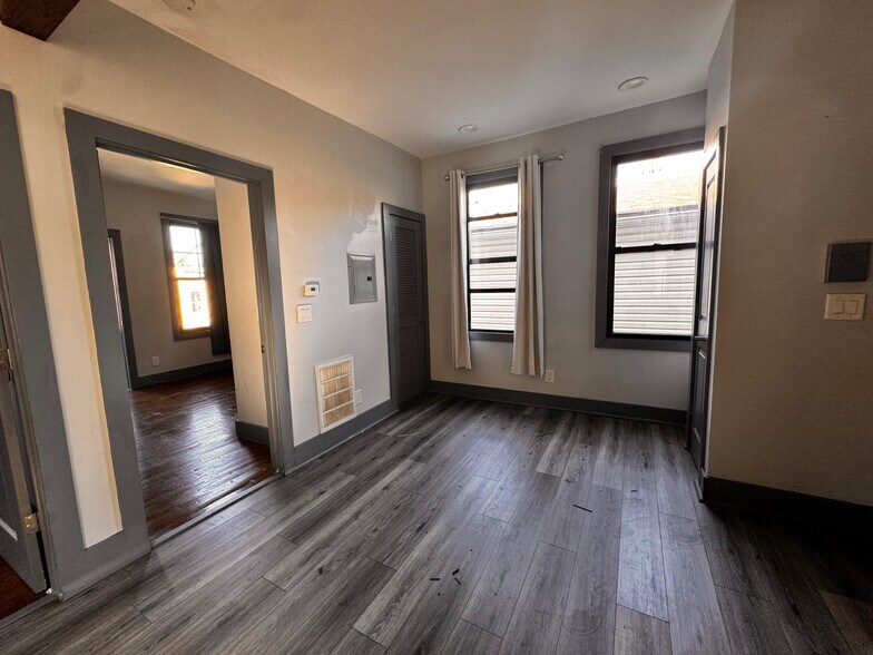 Building Photo - 137 Myrtle Ave