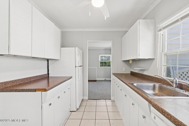 Building Photo - 565 Prospect Ave