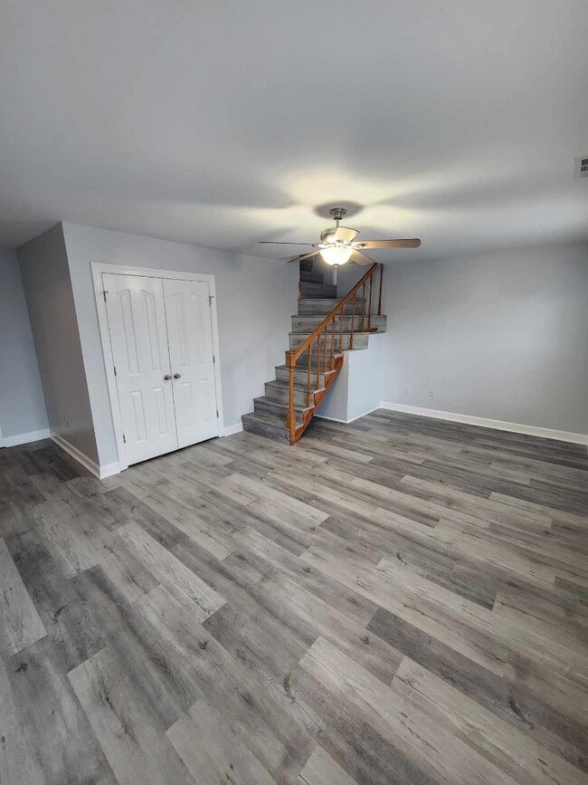 Building Photo - 152 Molinia Dr