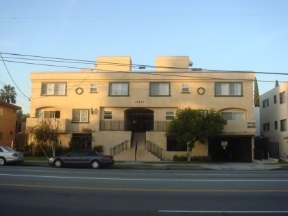 Building Photo - 13041 Oxnard St