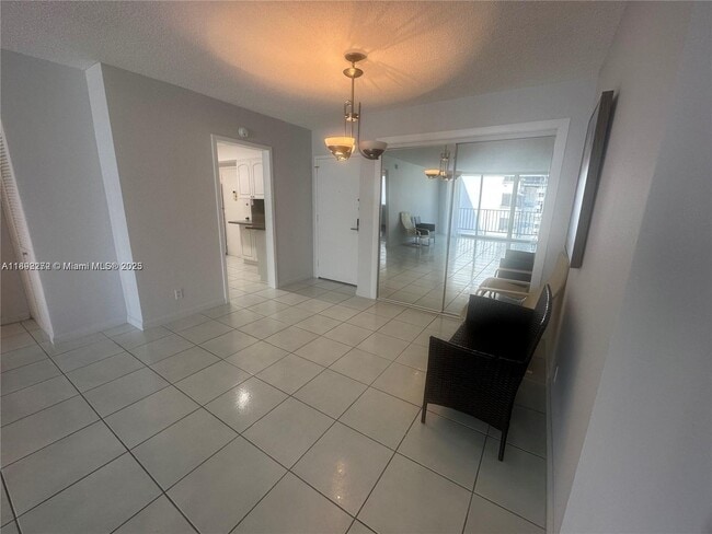 Building Photo - 2030 S Ocean Dr