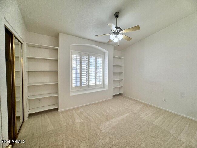 Building Photo - 1873 W Falcon Dr