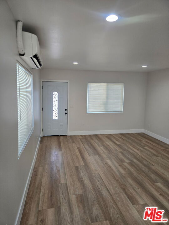 Building Photo - 15251 1/2 Mystic St