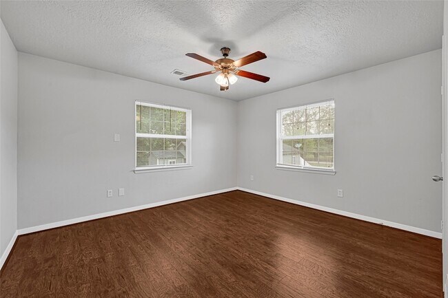 Building Photo - 906 Westford St
