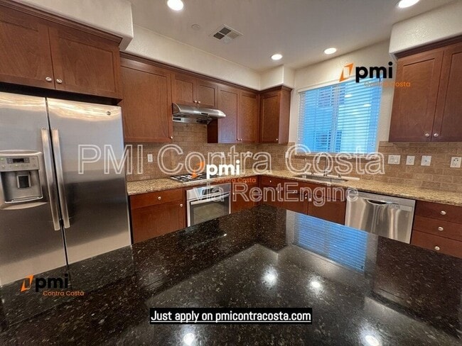Building Photo - 5217 S Esprit Loop