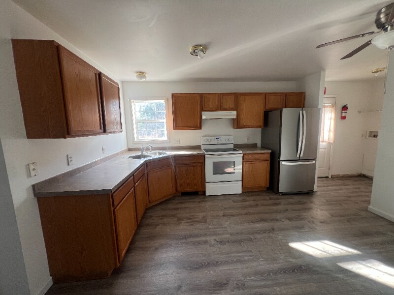 Building Photo - 17 Judith St