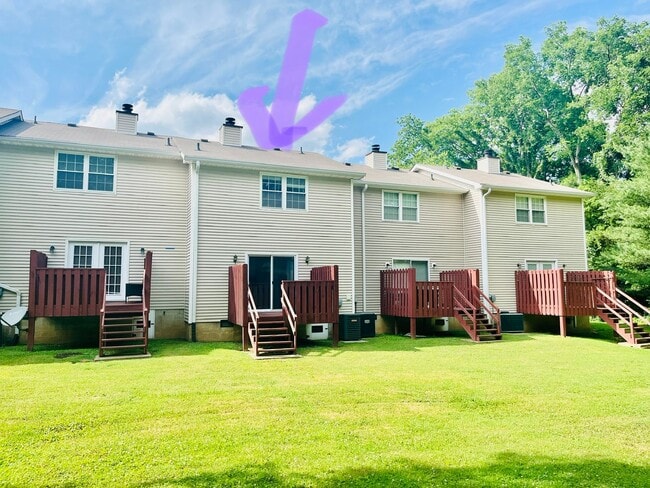 Building Photo - Spacious 2 bedroom/1.5 bathroom Donelson t...