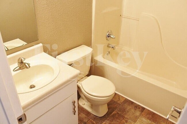 Building Photo - 107 Azalea Dr