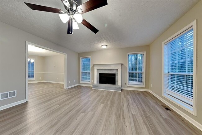 Building Photo - 1664 Summit Pl Way