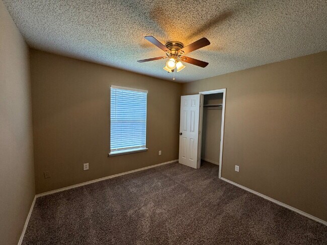 Building Photo - House Located Within Shadow Hills Near Wal...