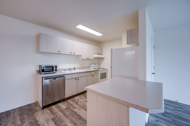 Building Photo - Live Where Comfort Meets Convenience - College Hill Condo in Pullman