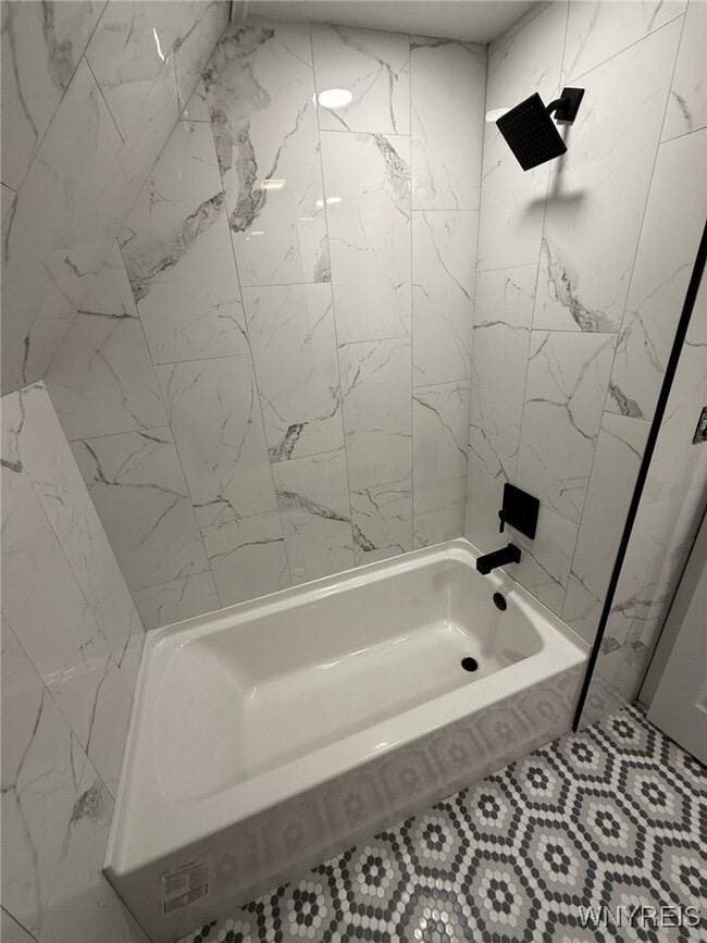 Building Photo - 307 Grandview Ave