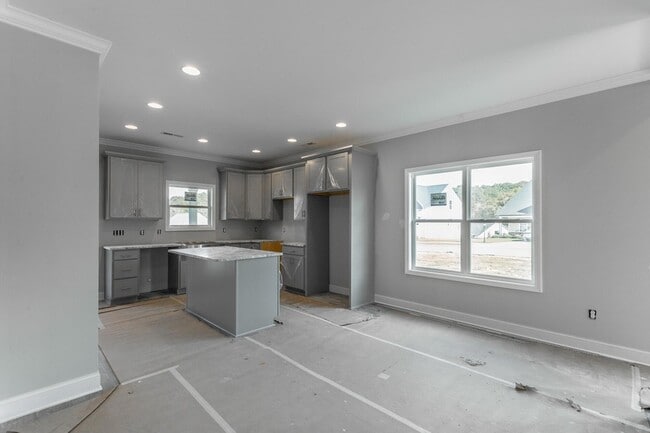 Building Photo - 5085 Oop Rd