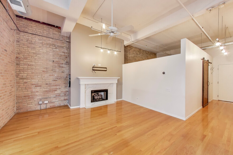 Building Photo - 375 W Erie St