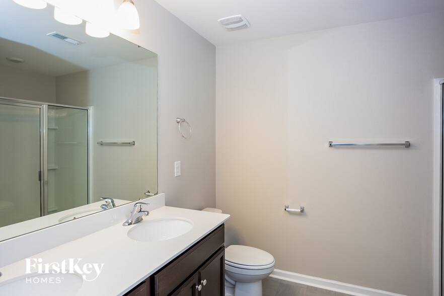 Building Photo - 1267 Kent Downs Ave SW