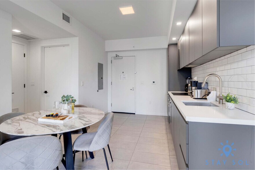 Building Photo - 227 NE 2nd St