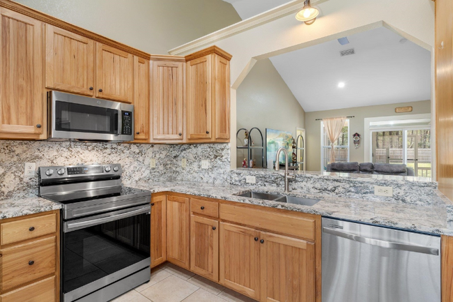 Building Photo - 10715 Sycamore Ridge Ln