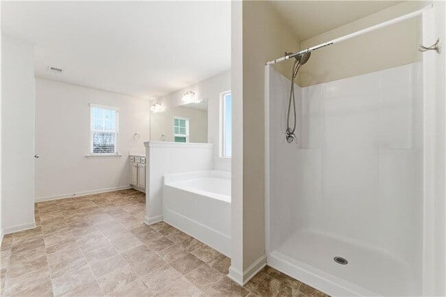 Building Photo - 413 Village View