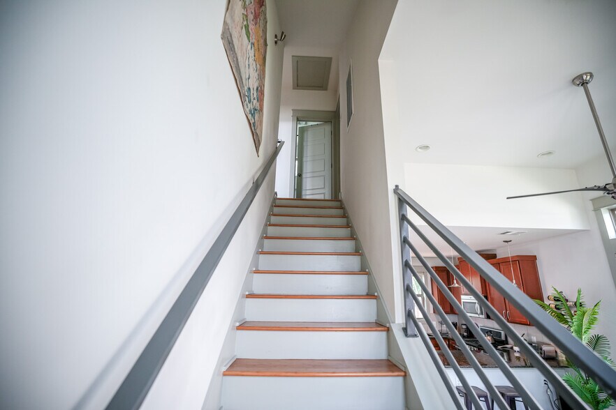 Building Photo - 8500 Bowling Green Dr