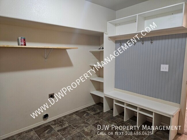 Building Photo - 4110 W Meadowpine St