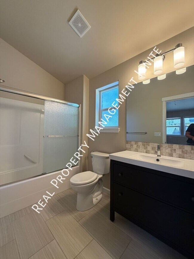 Building Photo - 2447 NW Shields Dr