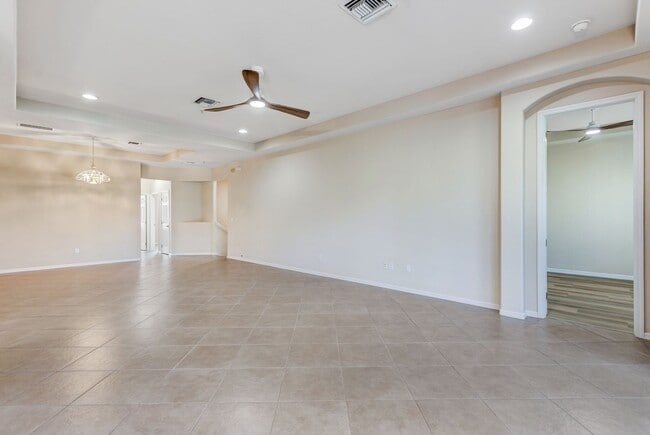 Building Photo - ** AVIANO AT NAPLES ** 3 BED / 2 BATH - CARRIAGE HOME - GARAGE - CENTRAL NAPLES - ANNUAL RENTAL