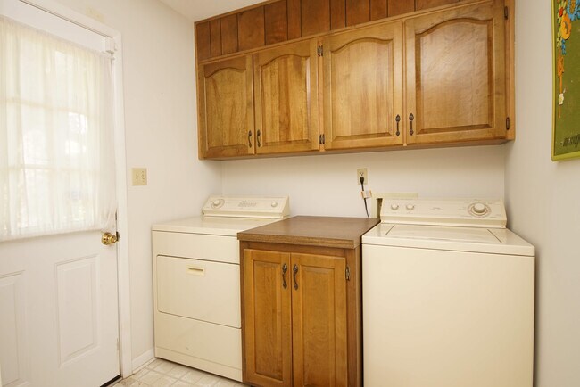 Building Photo - 18 Sherwood Rd NW